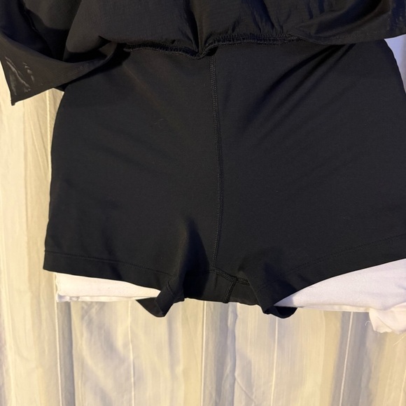 Athleta Crest Skort Black Size 8 Built-In Shorts Activewear Golf Tennis Running - Picture 4 of 12